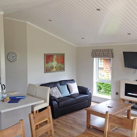 Langmere Lakes Lodges Hainford Esterno foto