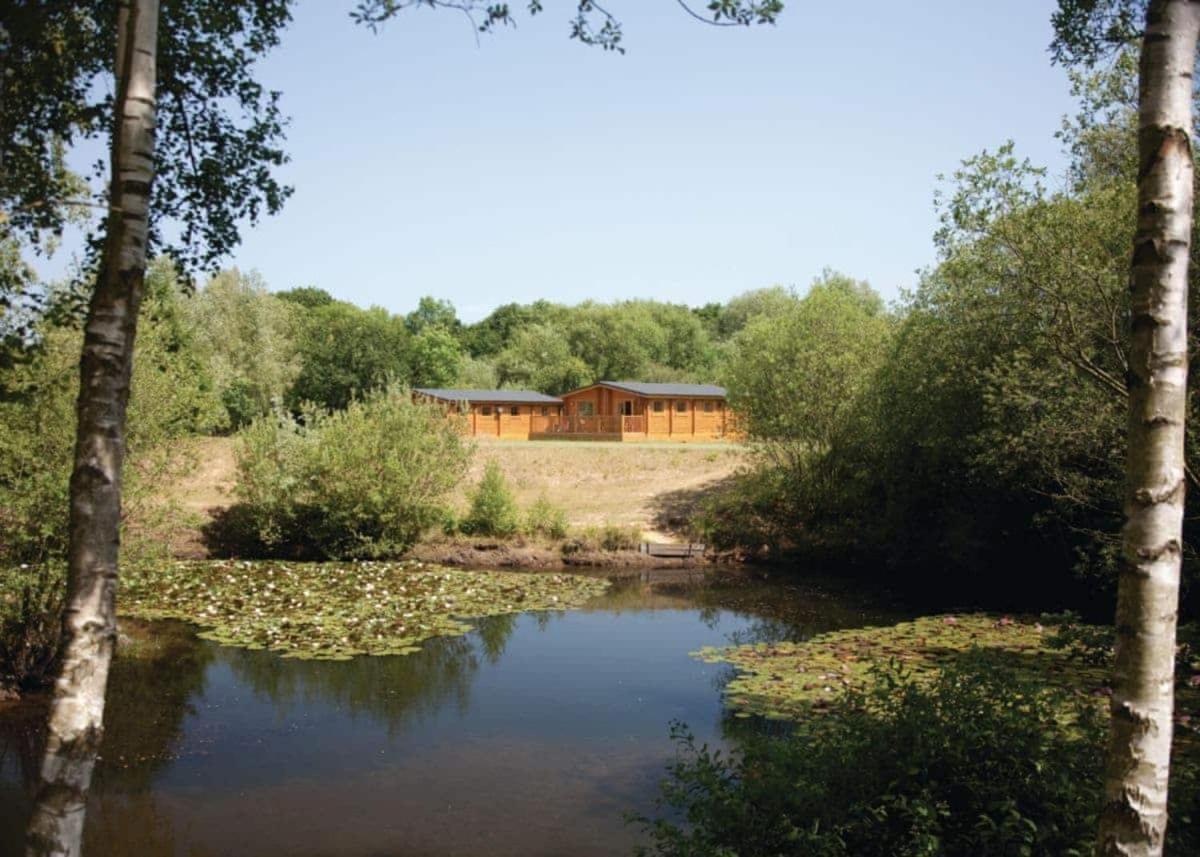 Langmere Lakes Lodges Hainford Esterno foto