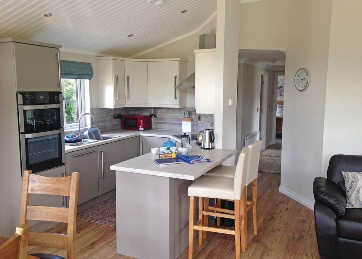 Langmere Lakes Lodges Hainford Esterno foto